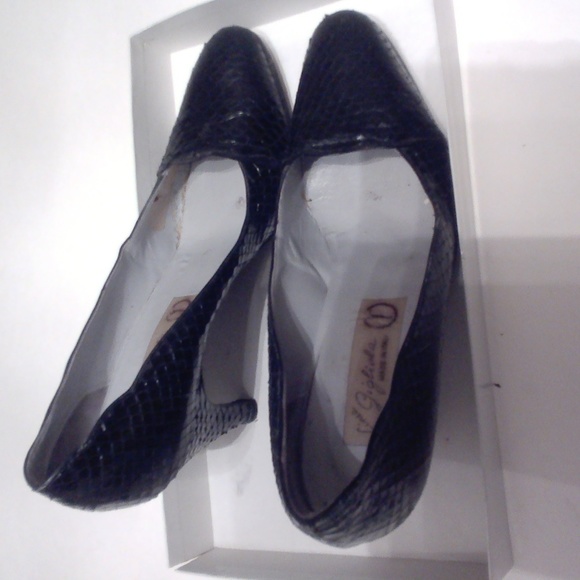 WOMEN'S VINTAGE BLACK SNAKE SKIN HEELED SHOES - Picture 2 of 7